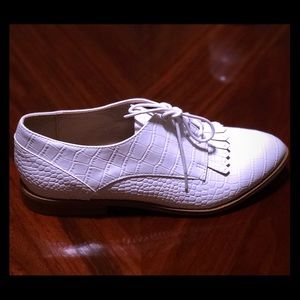 White Kenzie oxfords